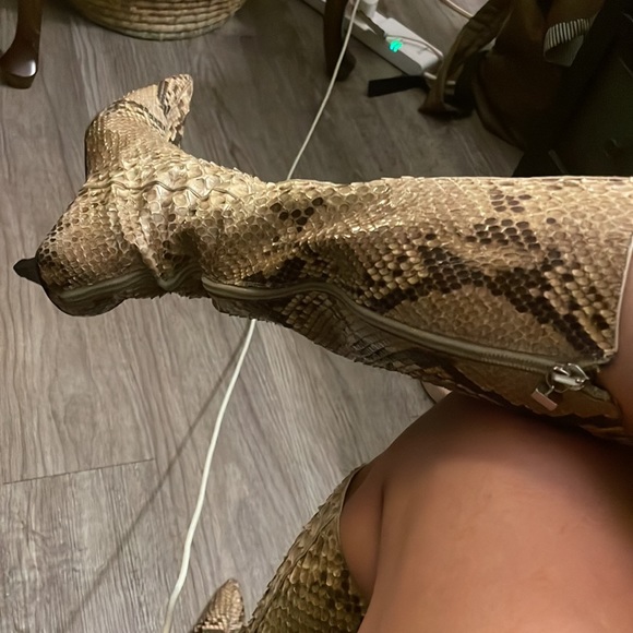 Authentic Vintage VERSACE Genuine Python Boots Size fits 8 half ❤️ GORGEOUS - Picture 10 of 17